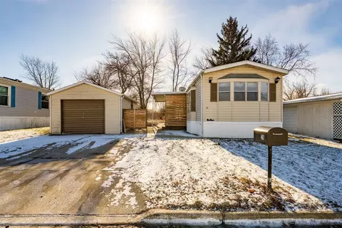 26 Troy Ct, Bloomington, IL 61701