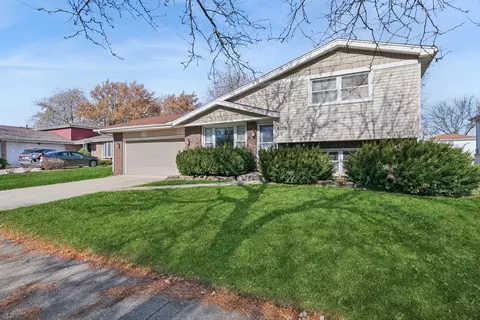 Exterior - 6306 Beaver Dam Rd, Matteson, IL 60443 photo 2 of 4