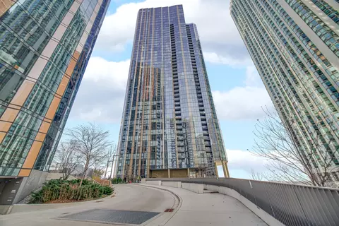 211 N Harbor Dr #1207, Chicago, IL 60601