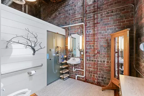 Bath - 209 E Washington St #5, Bloomington, IL 61701 photo 1 of 4