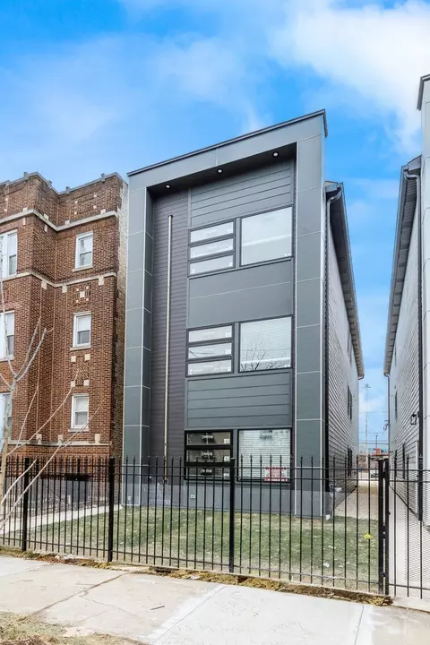 6222 S King Dr, Chicago, IL 60637