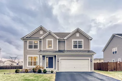 26152 S White Oak Trl, Channahon, IL 60410