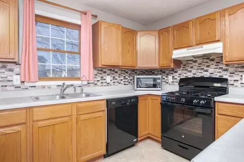 Kitchen - 1321 Beacon Hill Ct, Normal, IL 61761 photo 3 of 4