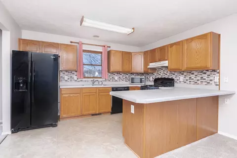 Kitchen - 1321 Beacon Hill Ct, Normal, IL 61761 photo 2 of 4