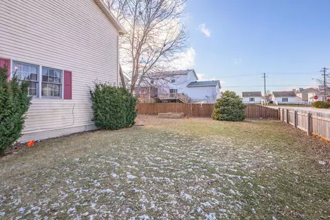 Exterior - 1321 Beacon Hill Ct, Normal, IL 61761 photo 2 of 9