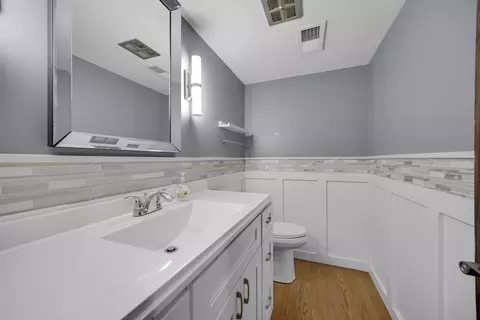 Bath - 4141 204th St, Matteson, IL 60443 photo 3 of 3