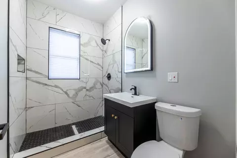 Bath - 2623 E 109th St, Chicago, IL 60617 photo 1 of 2