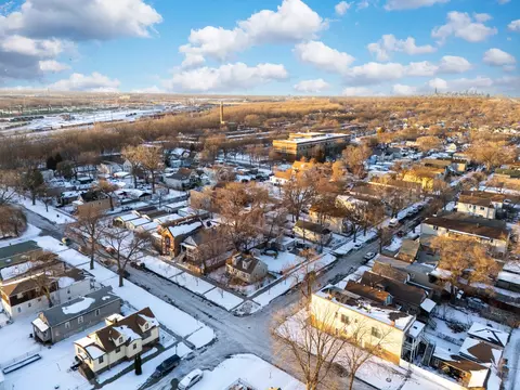 View/Area - 2623 E 109th St, Chicago, IL 60617 photo 5 of 6