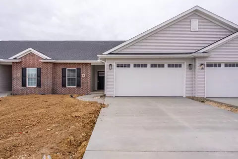 4 Frank Ct, Le Claire, IA 52753