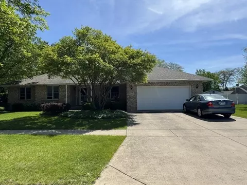 1565 Lake Dr, Morris, IL 60450
