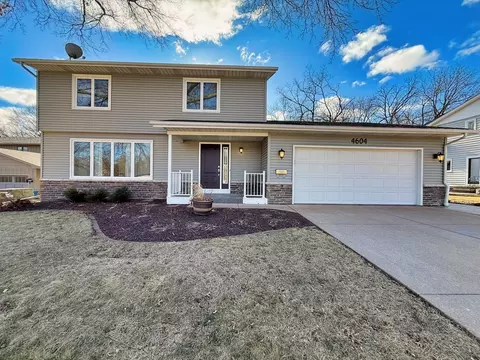 4604 30th Avenue Ct, Rock Island, IL 61201