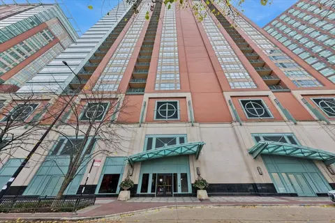 415 E North Water St #706, Chicago, IL 60611