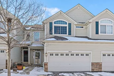 562 Gunnison Ct, Gilberts, IL 60136
