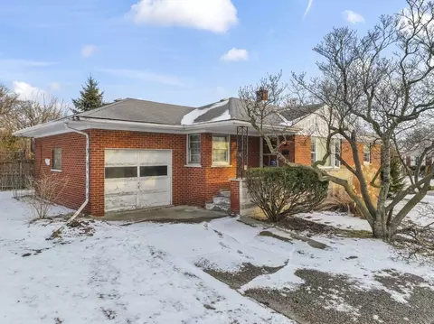 19 Schrum Rd, Calumet City, IL 60409