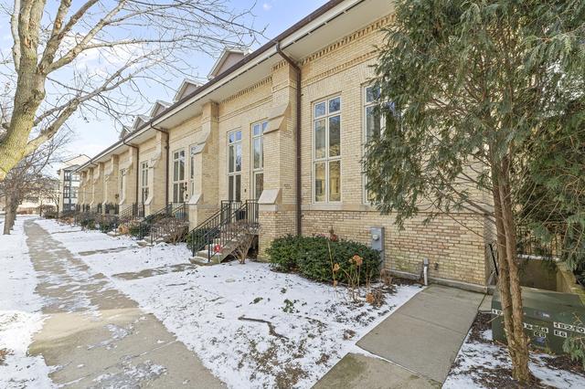194 Whistler Rd #301, Highland Park, IL 60035