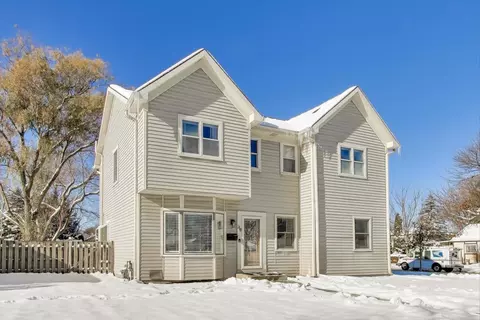 218 N School St, Mount Prospect, IL 60056