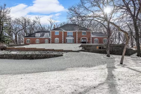10 Deepwood Rd, Barrington Hills, IL 60010