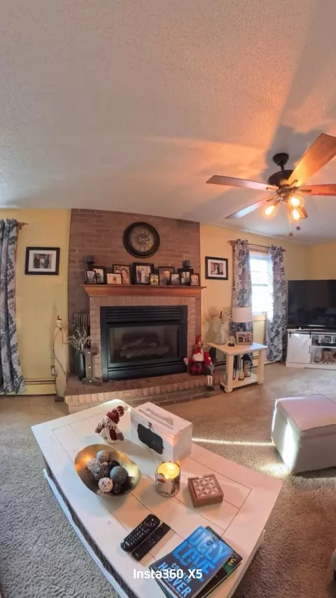 Living - 402 E Belleville Ave, Christopher, IL 62822 photo 2 of 5