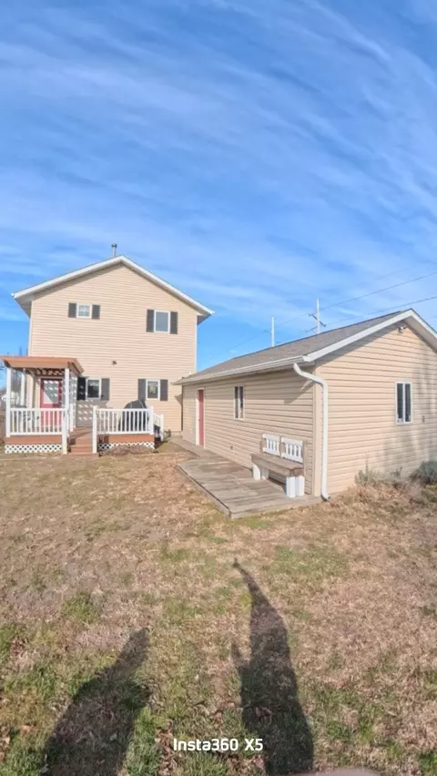 Exterior - 402 E Belleville Ave, Christopher, IL 62822 photo 4 of 8