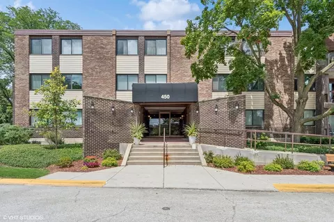 450 Raintree Ct #3P, Glen Ellyn, IL 60137