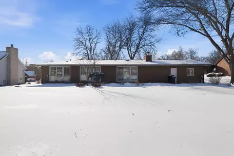 Exterior - 2026 E Maple St, Crete, IL 60417 photo 3 of 4