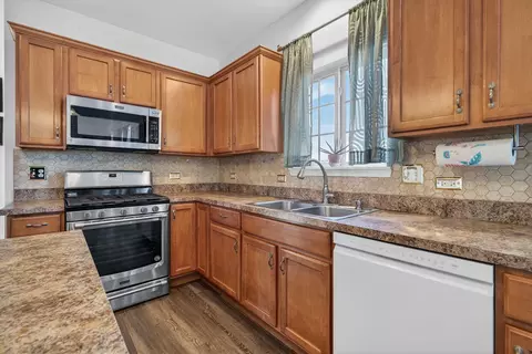 837 Briarcliff Dr, Minooka, IL 60447 photo 13