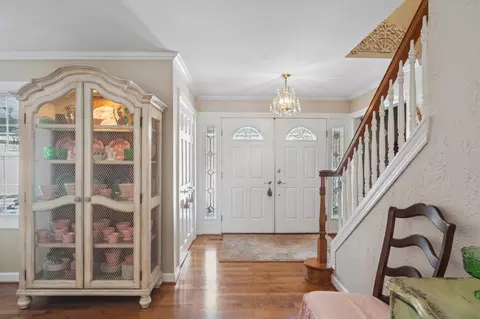Entry Way - 706 Cherry Ct, Itasca, IL 60143 photo 5 of 5