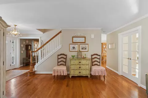 Entry Way - 706 Cherry Ct, Itasca, IL 60143 photo 4 of 5