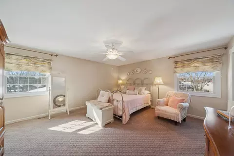 Bedroom - 706 Cherry Ct, Itasca, IL 60143 photo 1 of 4