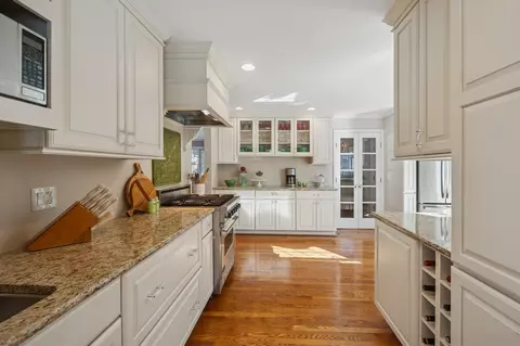 Kitchen - 706 Cherry Ct, Itasca, IL 60143 photo 1 of 4
