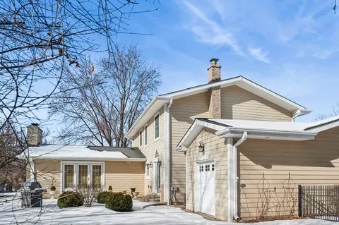 Exterior - 706 Cherry Ct, Itasca, IL 60143 photo 4 of 5