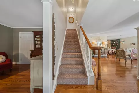 Entry Way - 706 Cherry Ct, Itasca, IL 60143 photo 2 of 5