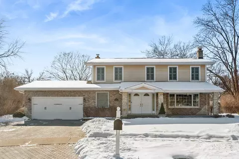 Exterior - 706 Cherry Ct, Itasca, IL 60143 photo 2 of 5