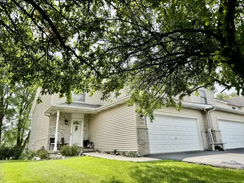 1177 Golf Ct, Dekalb, IL 60115