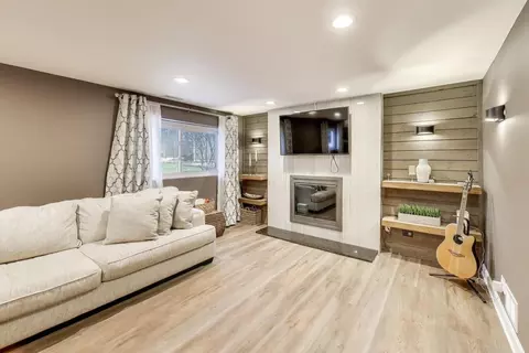 Living - 421 Berry Dr, Naperville, IL 60540 photo 2 of 4