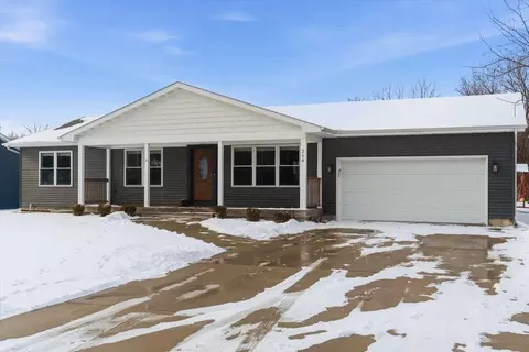 214 Garnett Ave, Winthrop Harbor, IL 60096