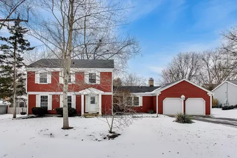 27 W266 Oakwood St, Winfield, IL 60190