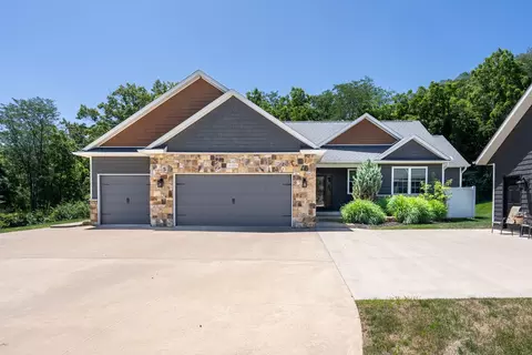 18200 247th Ave, Bettendorf, IA 52722