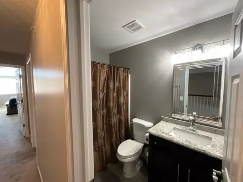 Bath - Undisclosed, Hoffman Estates, IL 60192 photo 4 of 5