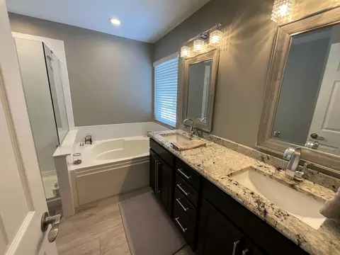 Bath - Undisclosed, Hoffman Estates, IL 60192 photo 2 of 5