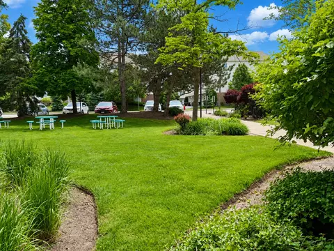 Exterior - 3265 Kirchoff Rd #116, Rolling Meadows, IL 60008 photo 2 of 3
