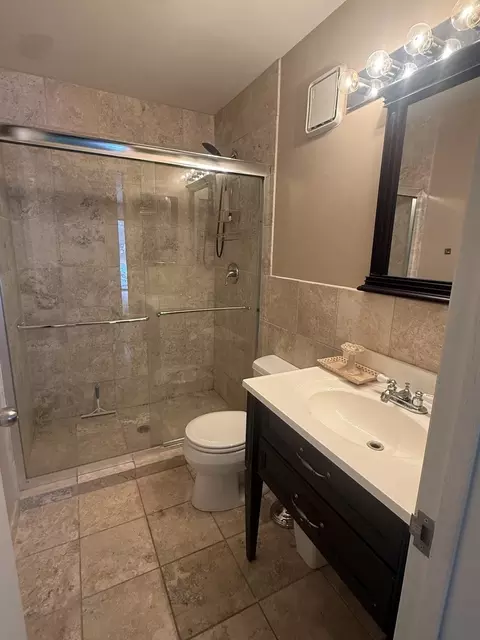 Bath - 3265 Kirchoff Rd #116, Rolling Meadows, IL 60008 photo 1 of 1