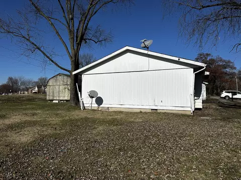 1502 S Pine St, Centralia, IL 62801 photo 5