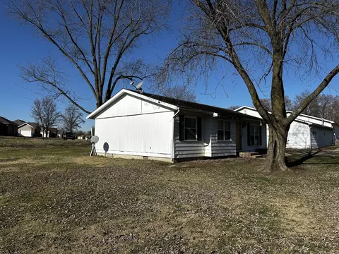 1502 S Pine St, Centralia, IL 62801 photo 4