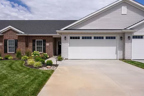 5 Frank Ct, Le Claire, IA 52753