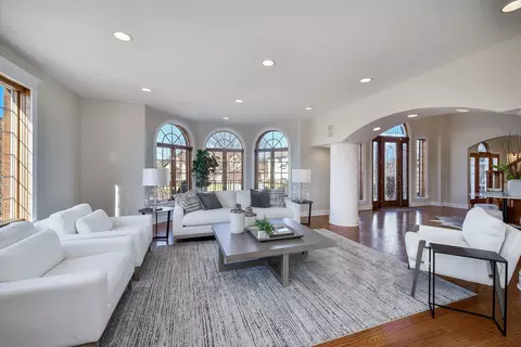Living - 16109 Gamay Dr, Plainfield, IL 60586 photo 4 of 7