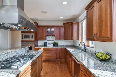 Kitchen - 16109 Gamay Dr, Plainfield, IL 60586 photo 2 of 6