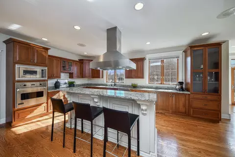 Kitchen - 16109 Gamay Dr, Plainfield, IL 60586 photo 4 of 6