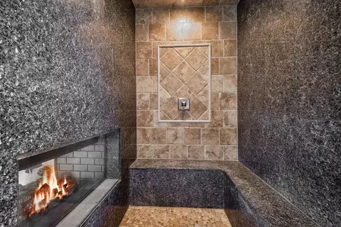 Bath - 16109 Gamay Dr, Plainfield, IL 60586 photo 3 of 7