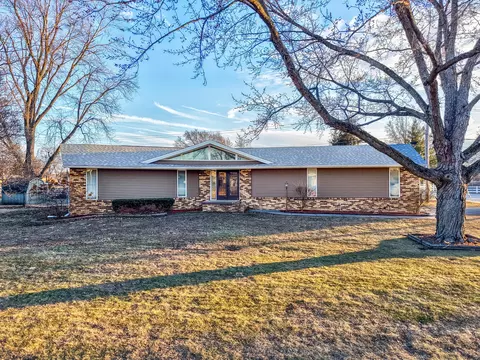 1 Old Orchard Ln, Streator, IL 61364